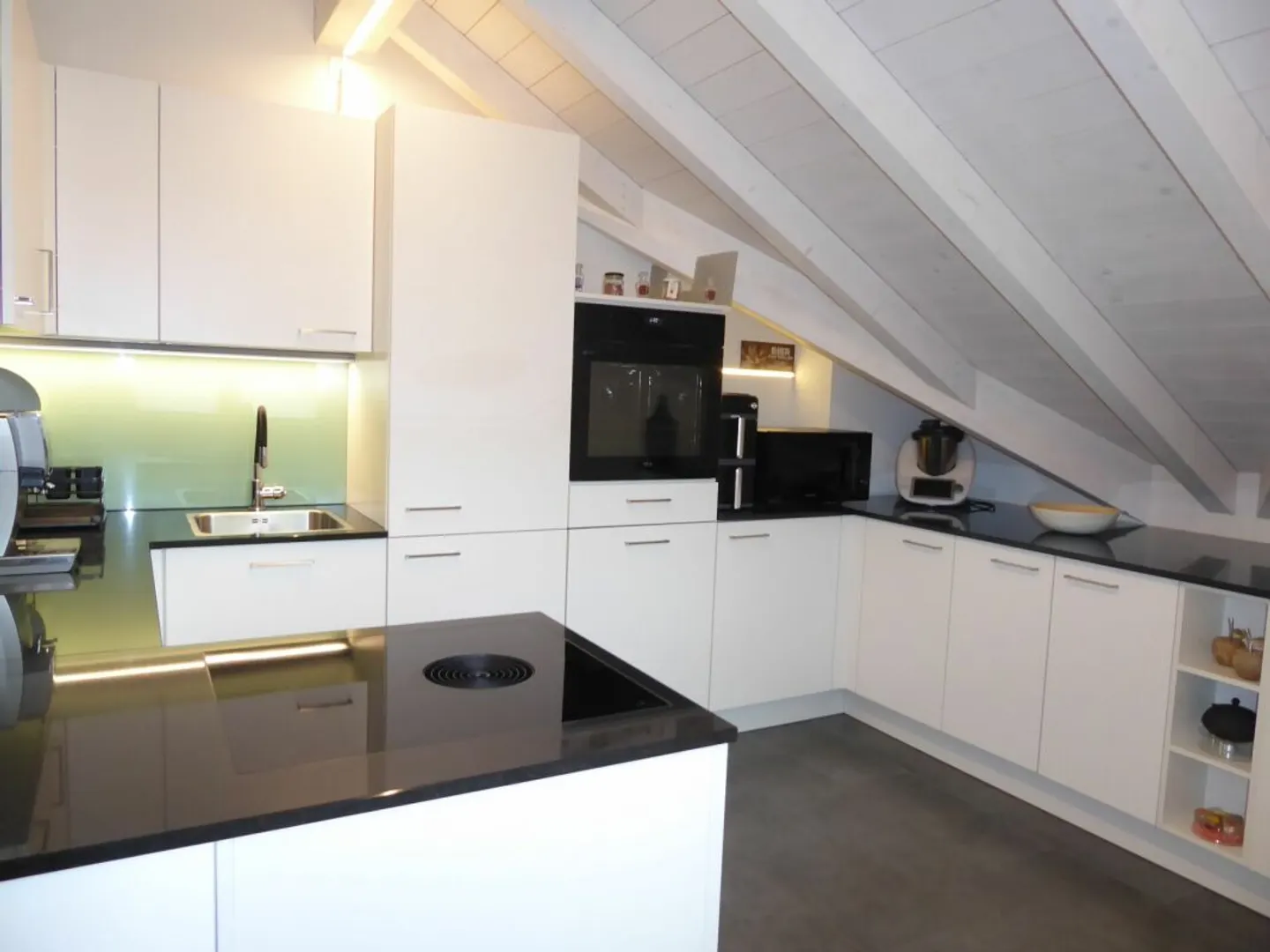 Charmante Dachwohnung - Foto 6 von 13