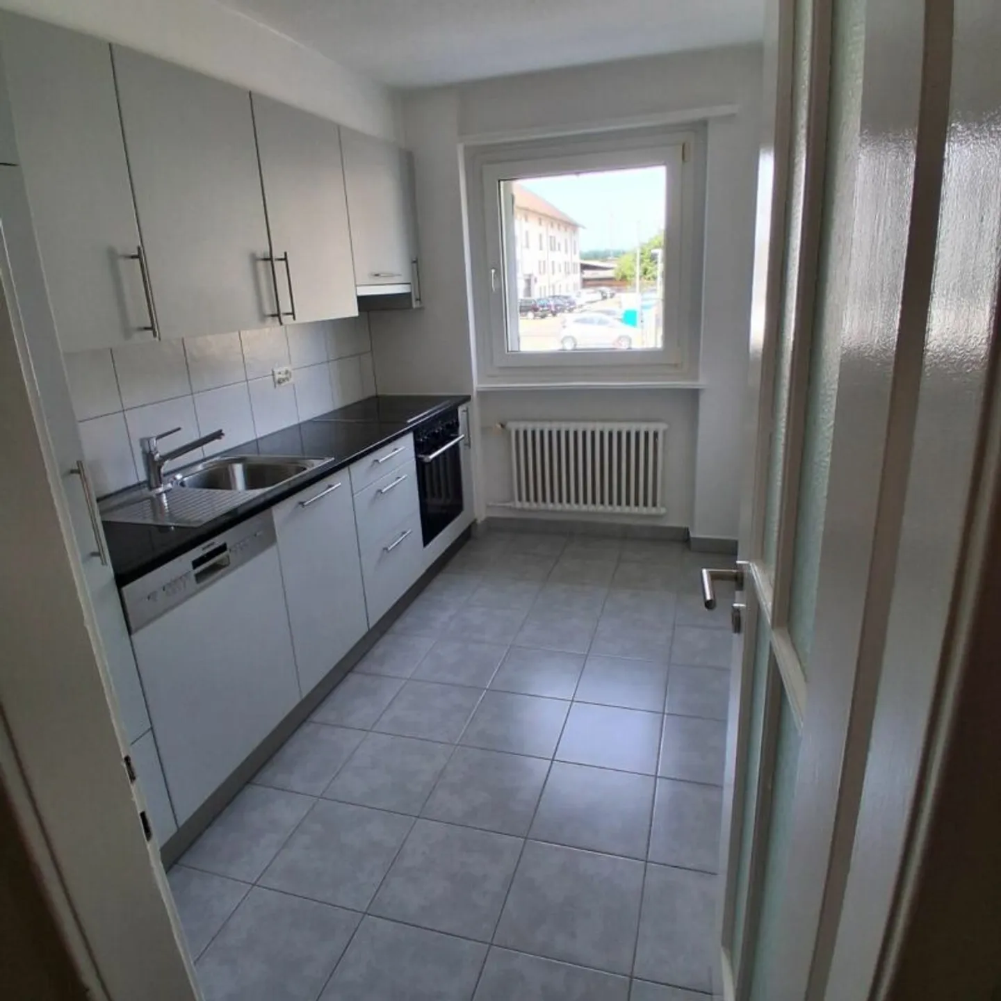 Appartement rénové et moderne de 3,5 pièces à Langenthal - disponible immédiatement - Photo 1 sur 6