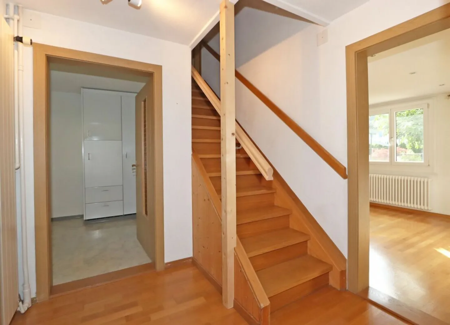 Doppeleinfamilienhaus an familienfreundlicher, ruhiger und zentraler Lage in Netstal - Photo 10 of 13