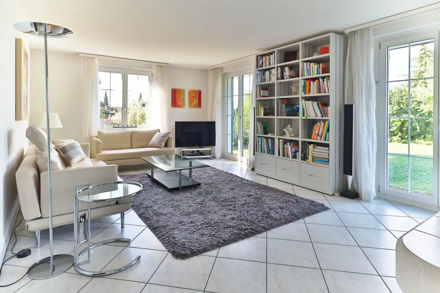 Charming Country House with Garden - Photo 3 of 13