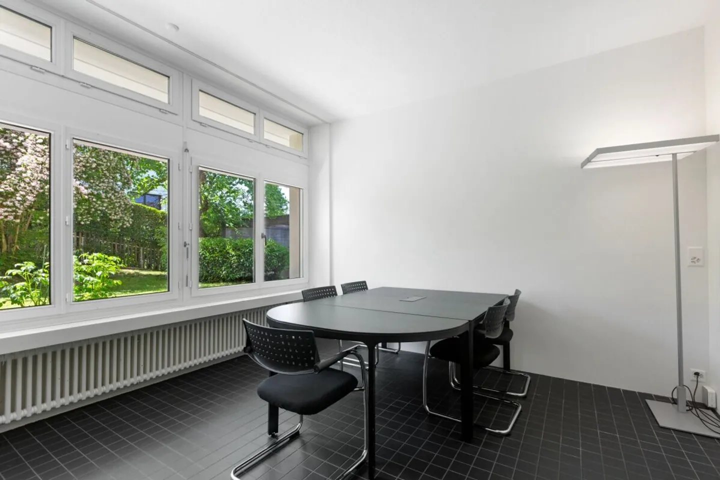 Espaces de bureau centraux à Zollikon - Concept de partage attrayant - Photo 1 sur 7