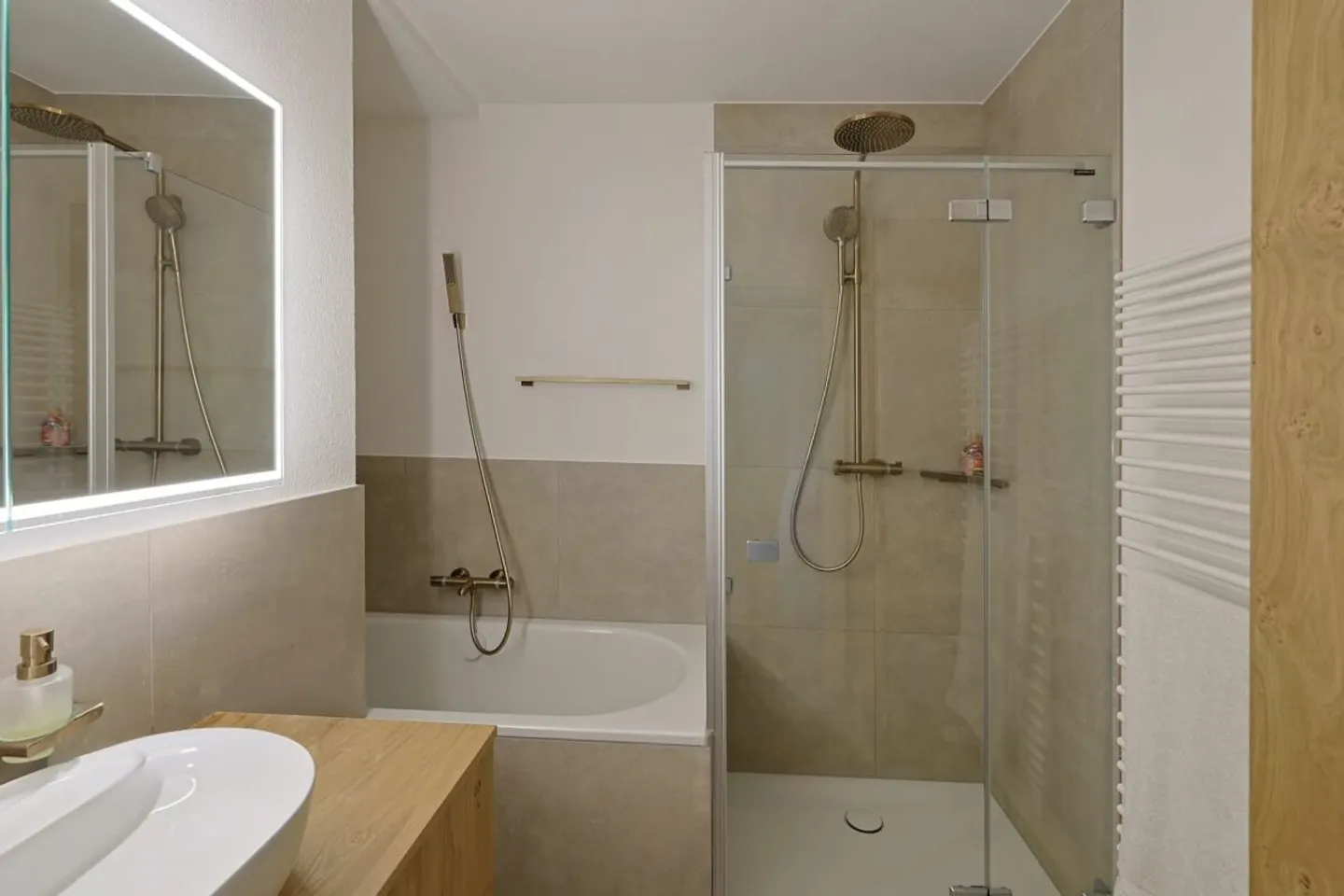 Maison individuelle jumelée spacieuse - Photo 9 sur 12