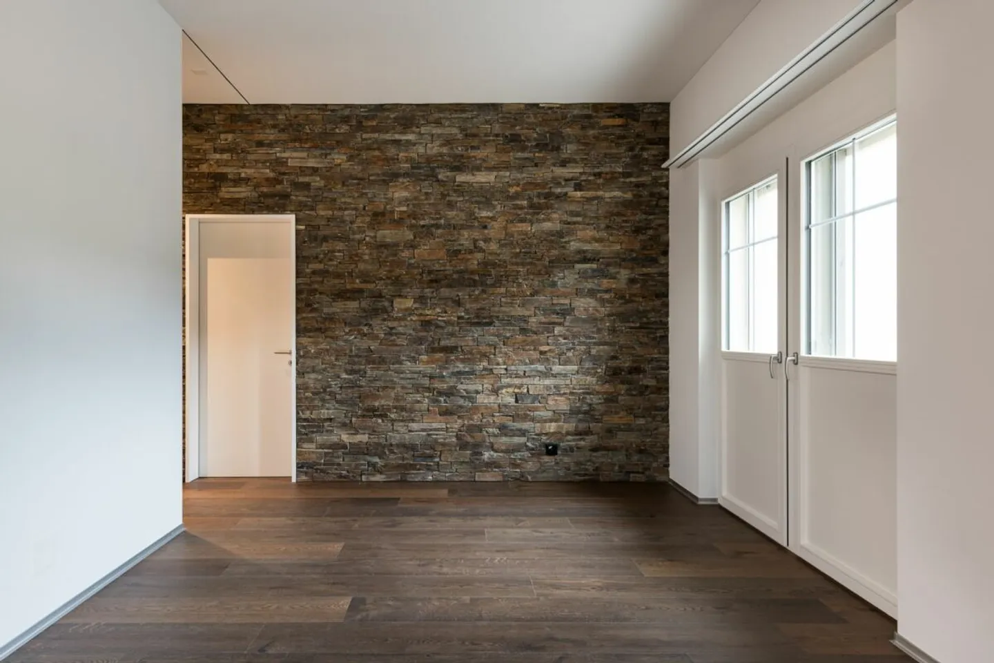 Appartement de jardin moderne avec patio - Photo 2 sur 8