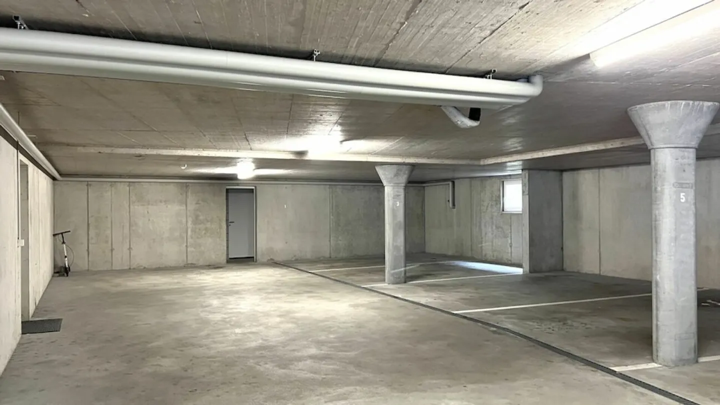 PLACE DE PARKING POUR VOTRE VOITURE - Photo 5 sur 5