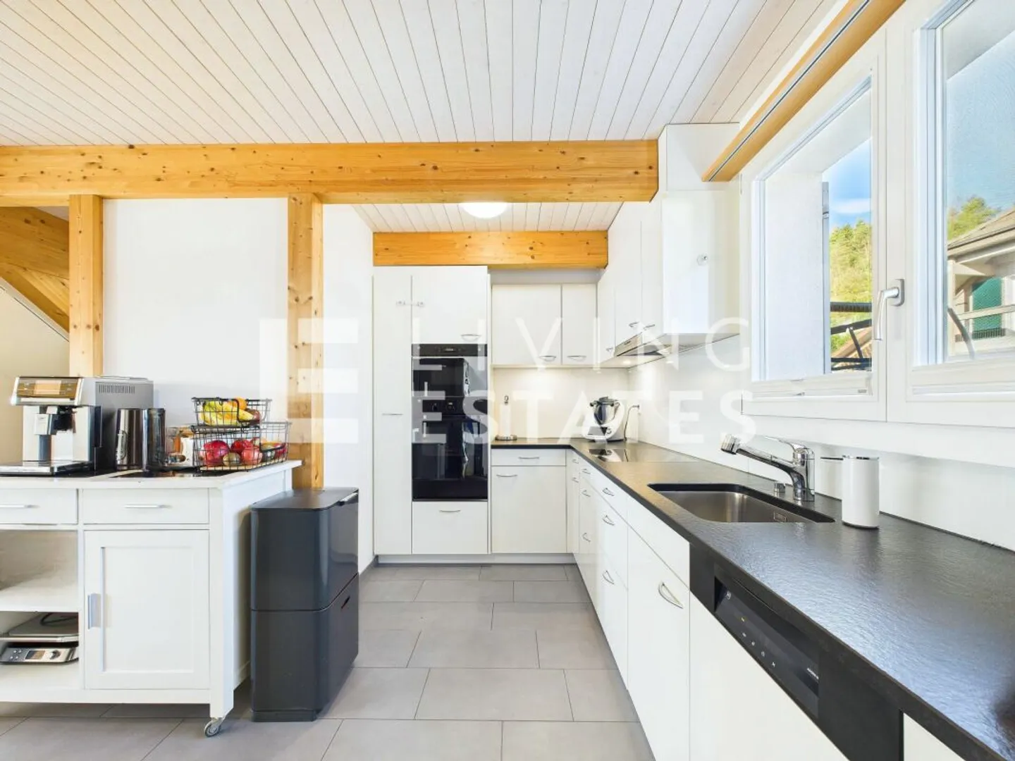 CASA DEL BENESSERE CON SPAZIO PER IL TUO PARCO AUTO - INDIPENDENTE. SOSTENIBILE. MODERNA. - Foto 4 di 13