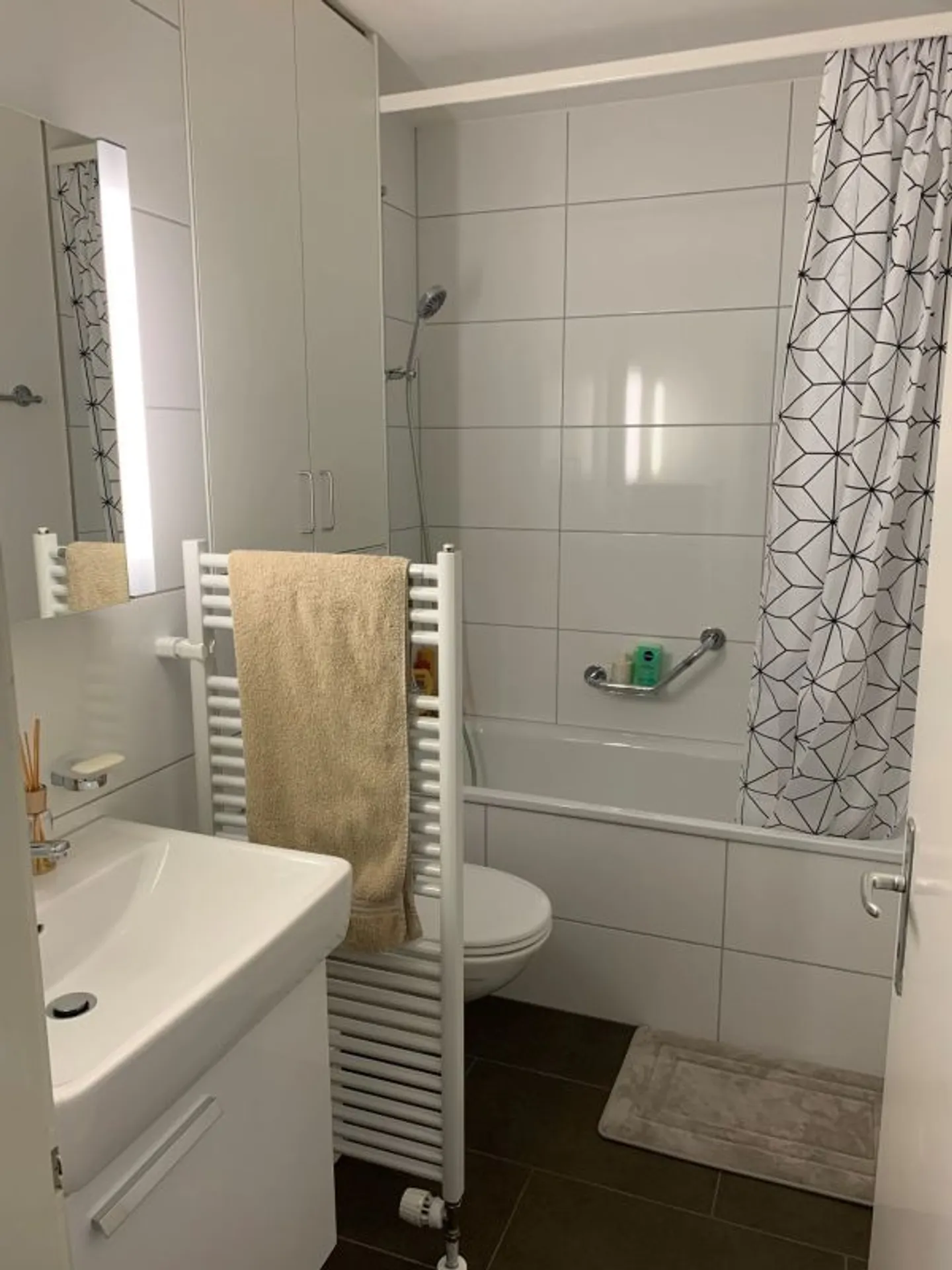 Appartamento singolo accogliente in una zona residenziale popolare - Foto 4 di 11