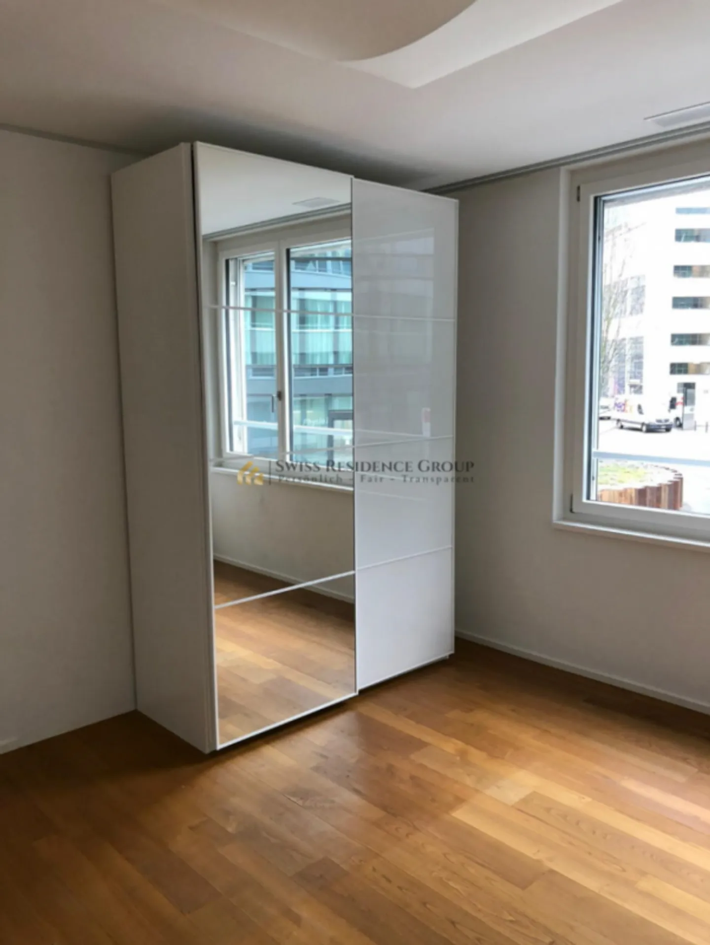 Elegant apartment with generous loggia in a privileged location in District 5 - Photo 9 of 10