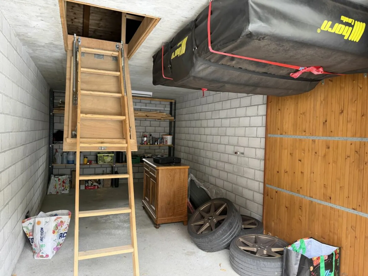 Appartement spacieux de 2,5 pièces avec garage individuel et beaucoup d'espace de rangement - Photo 8 sur 9