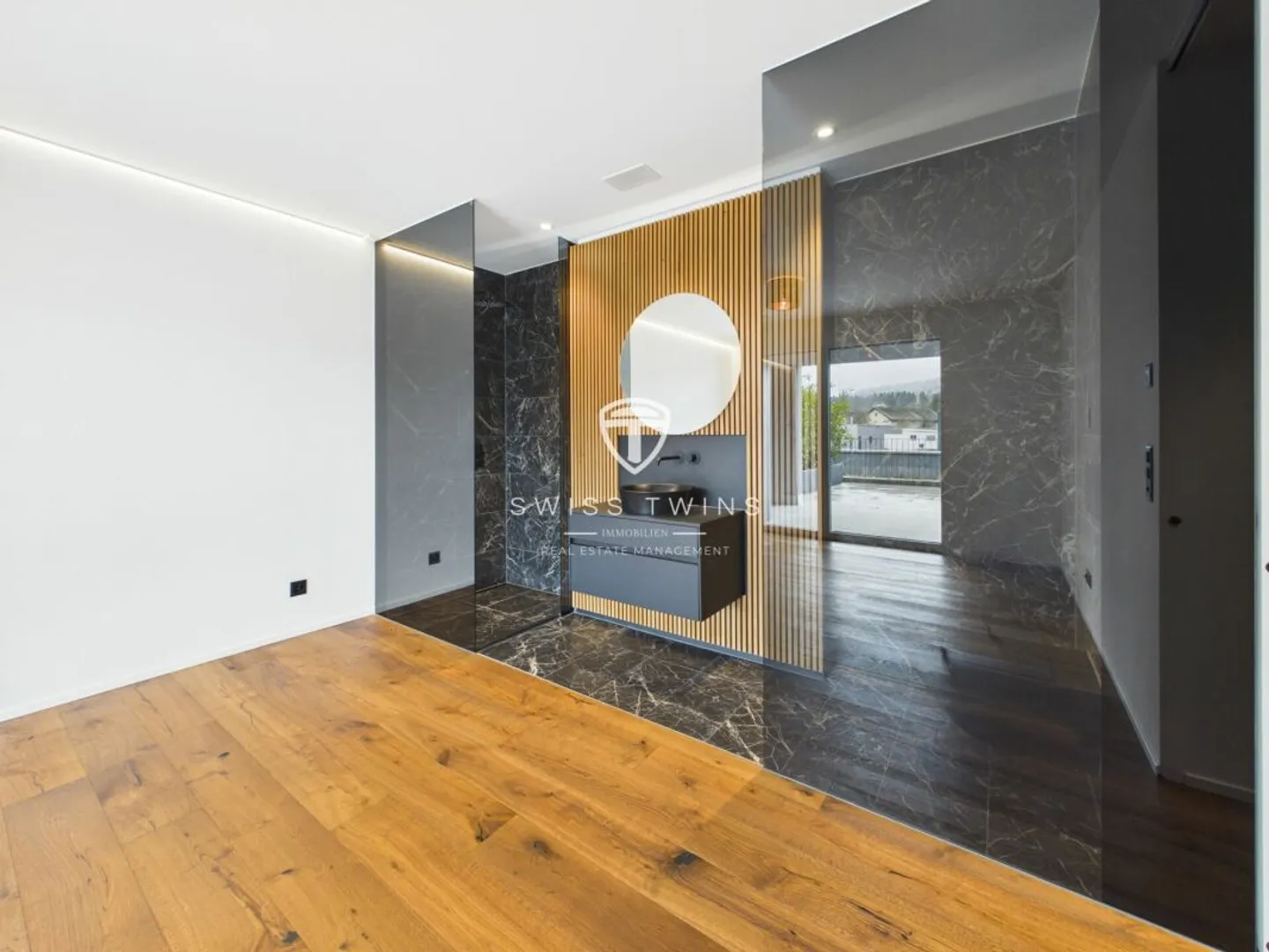 Appartamento di lusso con 3,5 stanze e terrazza privata di 132 m² con vista mozzafiato su Pilatus e Rigi - Foto 11 di 13