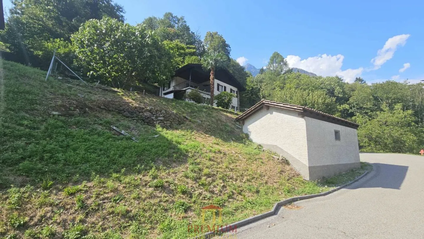 INTERESSANTE CASA UNIFAMILIARE A GRONO - Foto 4 di 7