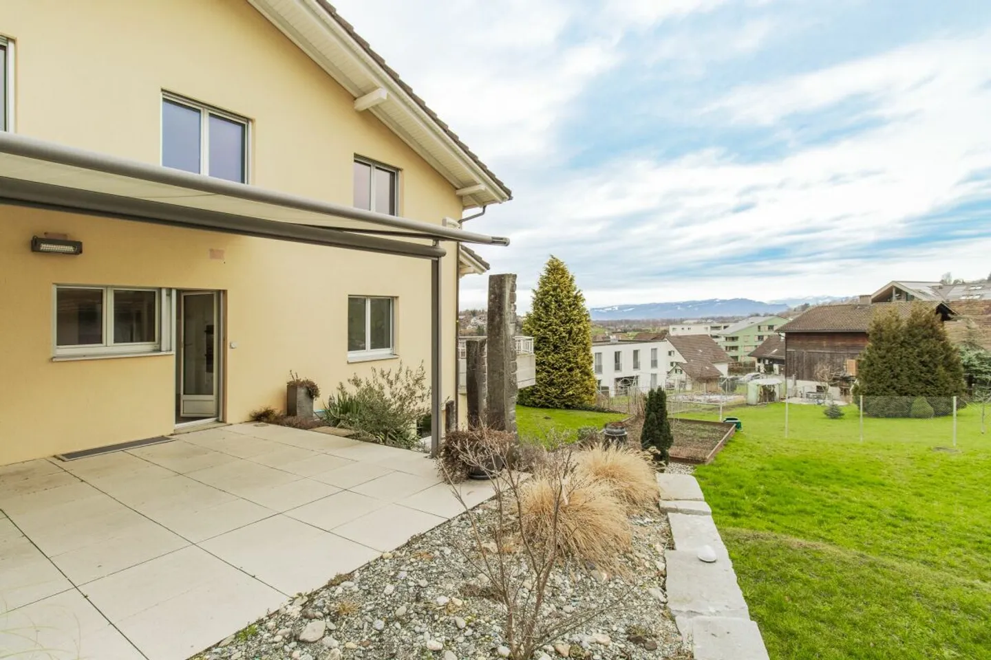 Modernes Einfamilienhaus mit Aussicht - Foto 5 von 13