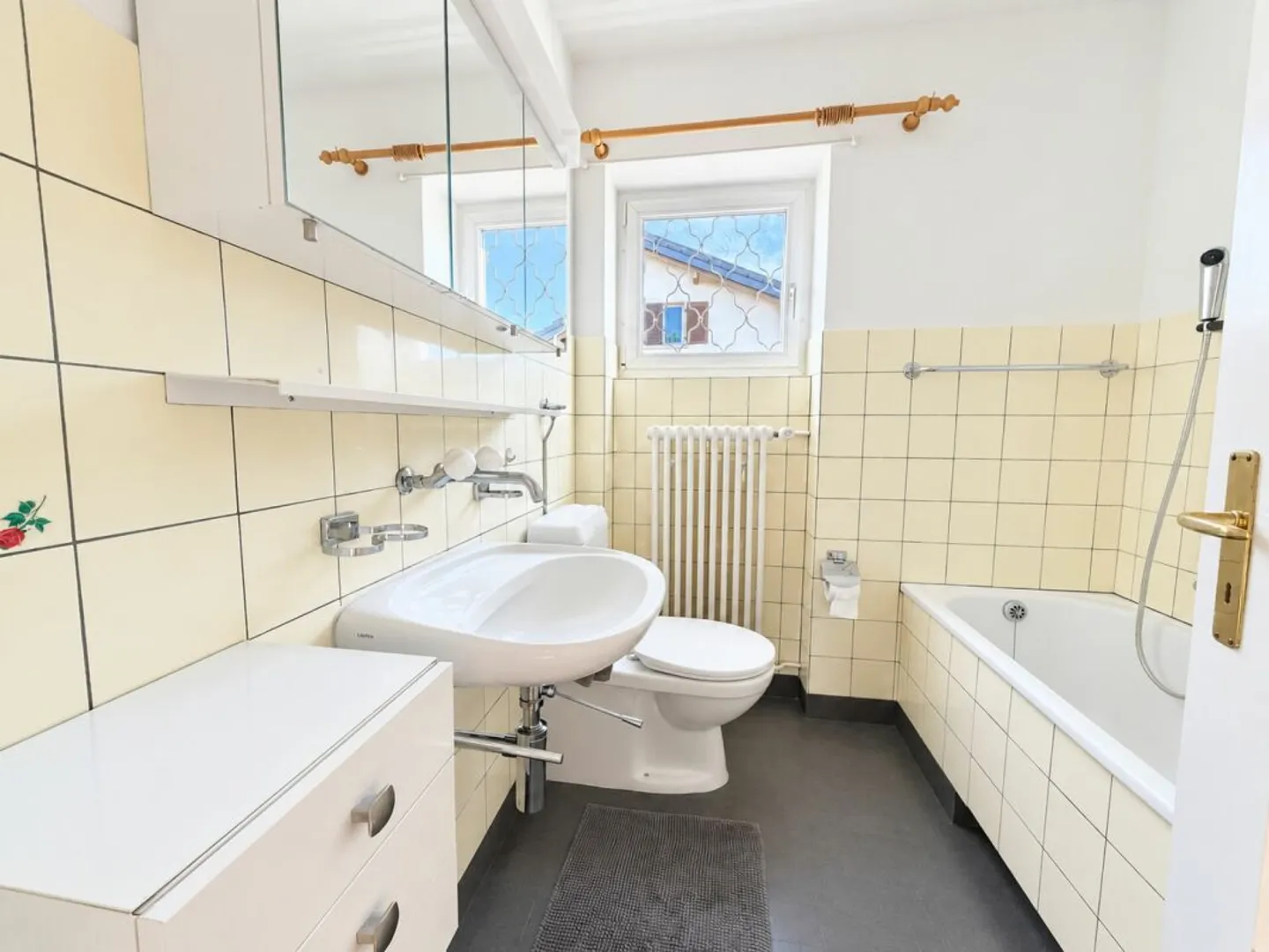 Charmantes Einfamilienhaus mit Garten - Foto 8 von 13
