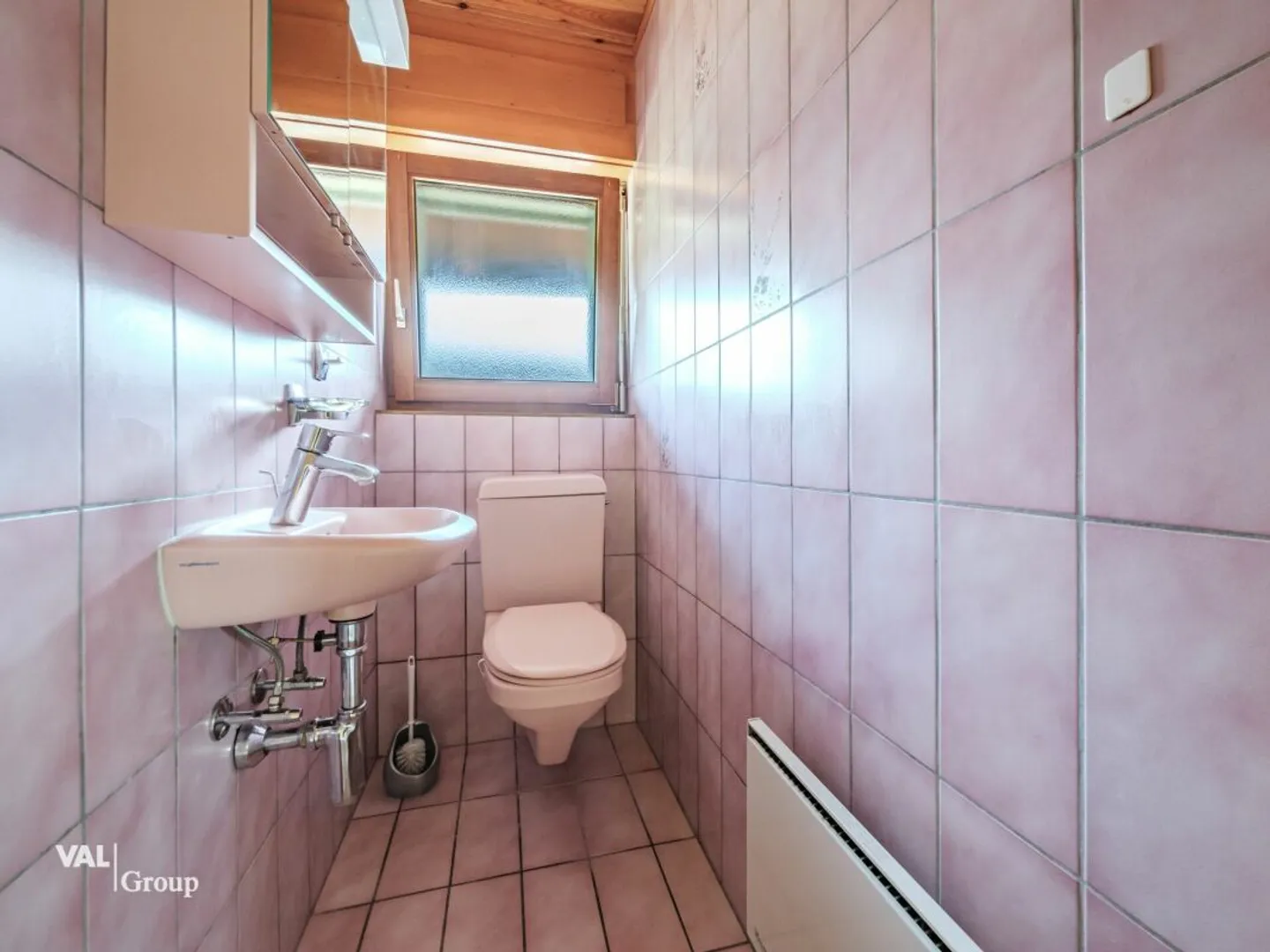 La tradizione incontra il futuro: proprietà residenziale e commerciale con potenziale versatile - Foto 9 di 13