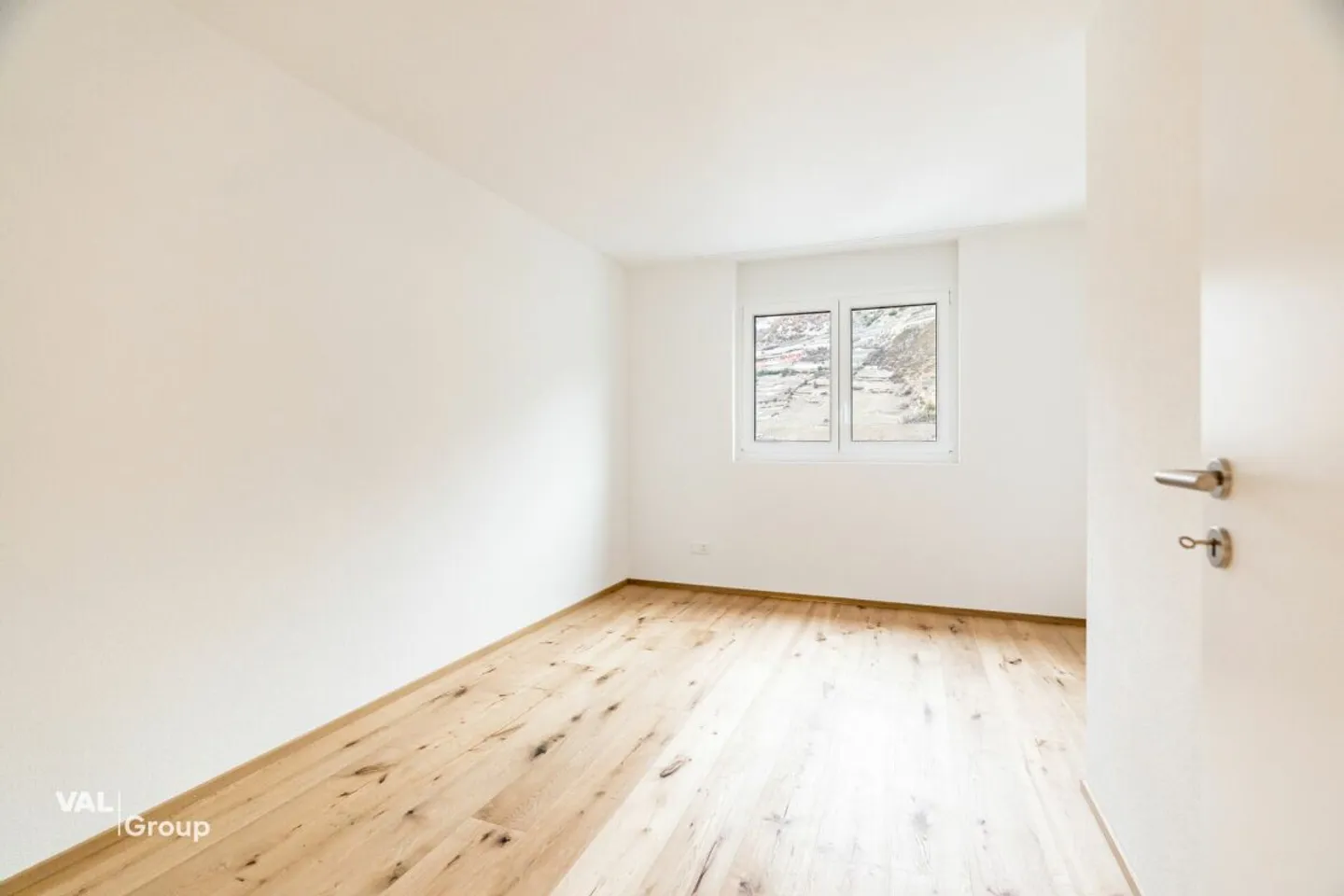 Moderno appartamento di 4,5 stanze a Susten - soleggiato, di alta qualità e con balcone - Foto 2 di 13