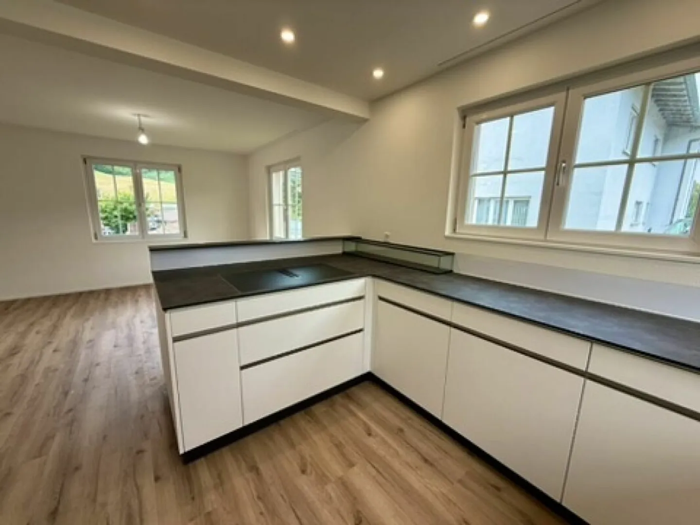 Einziehen statt renovieren - komplett kernsaniertes Einfamilienhaus in Mümliswil - Foto 7 von 13