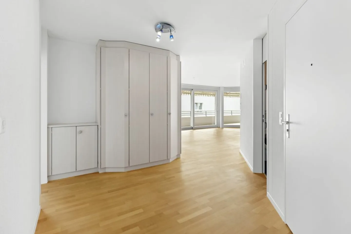 A home that allows space for ideas - Photo 5 of 7