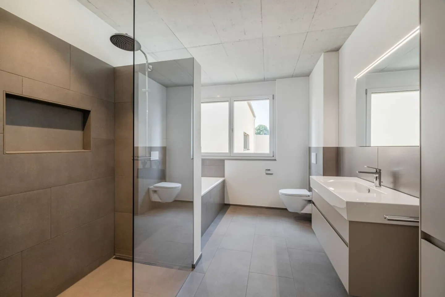 Vue dégagée sur le vert - grande maison individuelle de 6,5 pièces à Bätershausen (près de Kreuzlingen) - Photo 5 sur 11