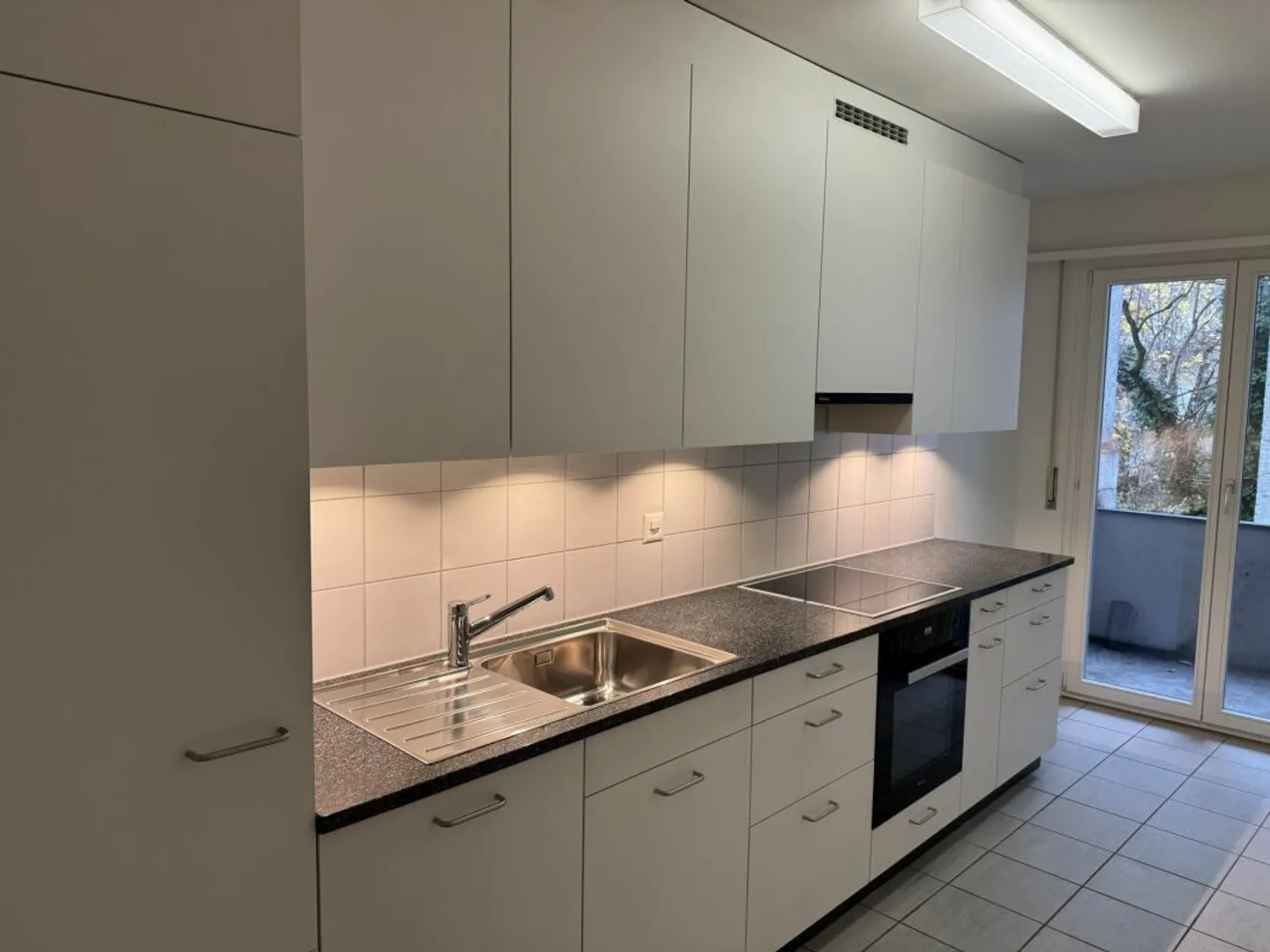Renovated apartment with new kitchen by the Rhine - Photo 5 of 7