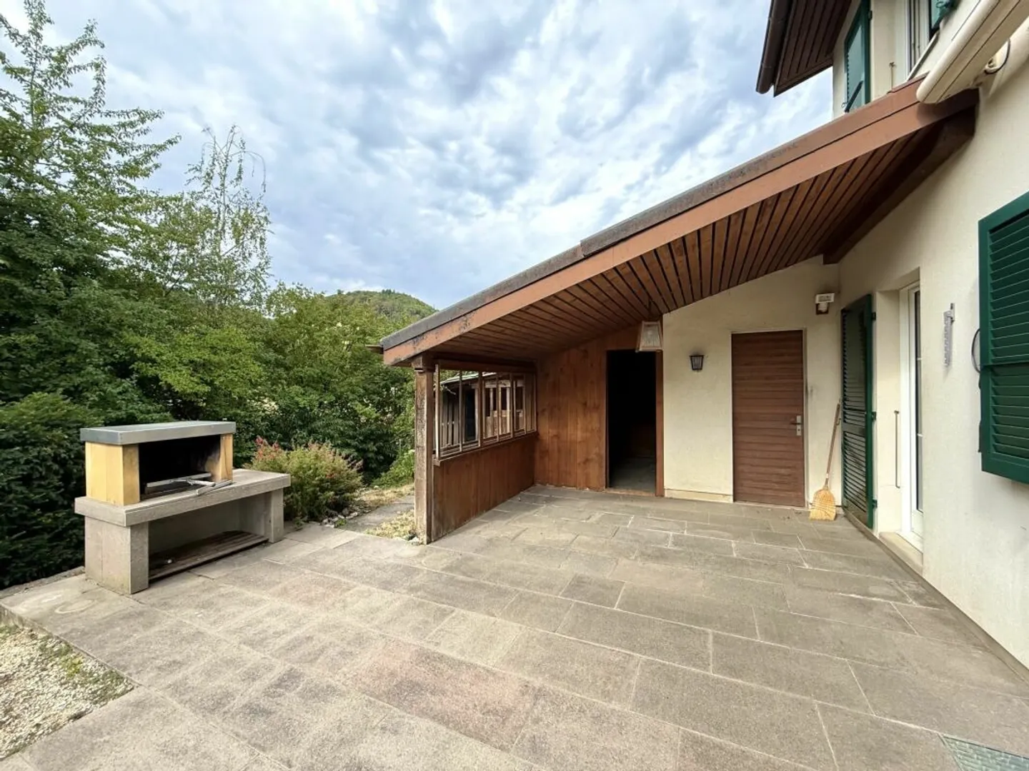 Your new home with plenty of space and potential - Photo 5 of 13