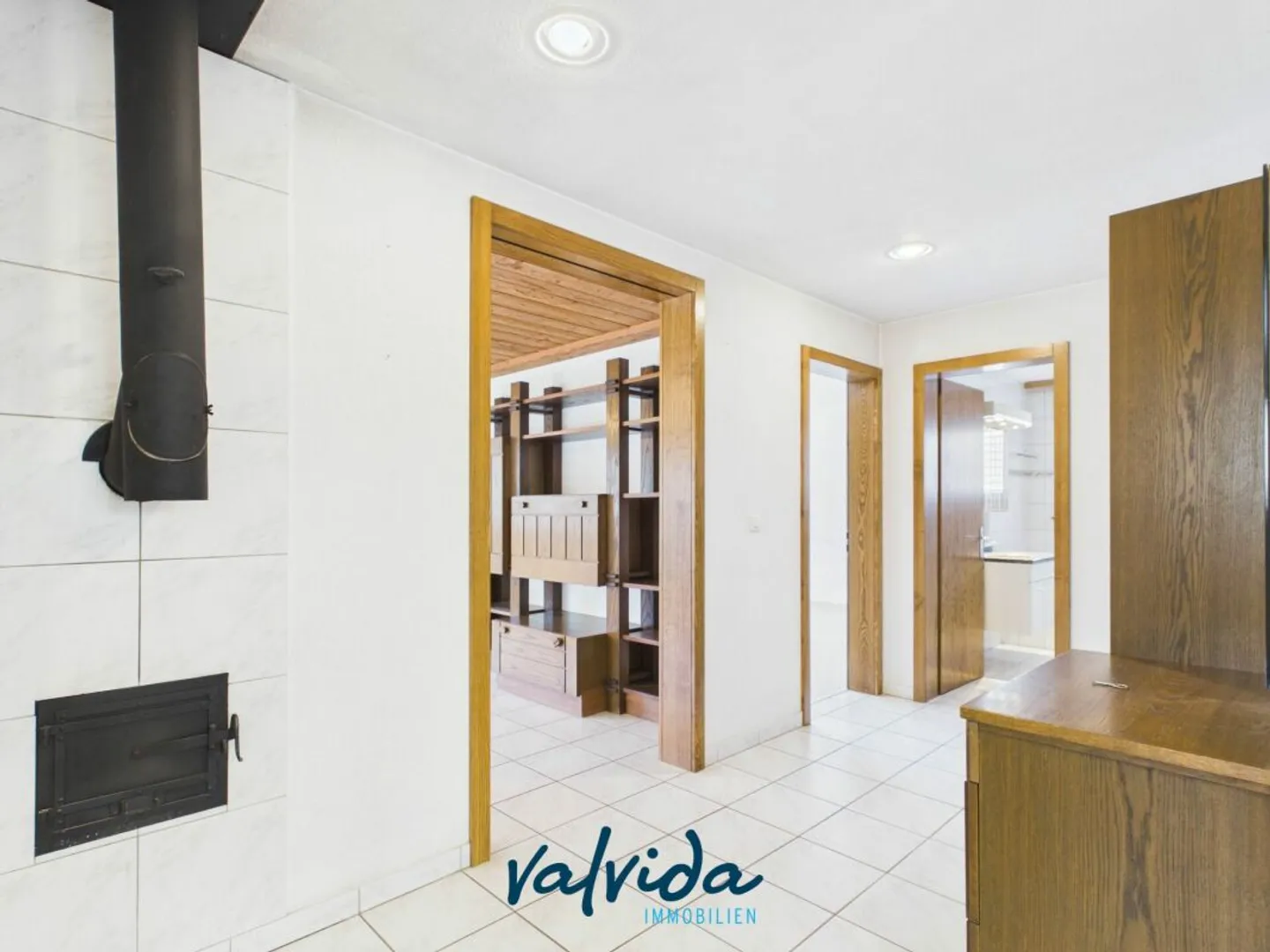 Maison bi-familiale conviviale avec potentiel d'aménagement à Staldenried - Photo 5 sur 13