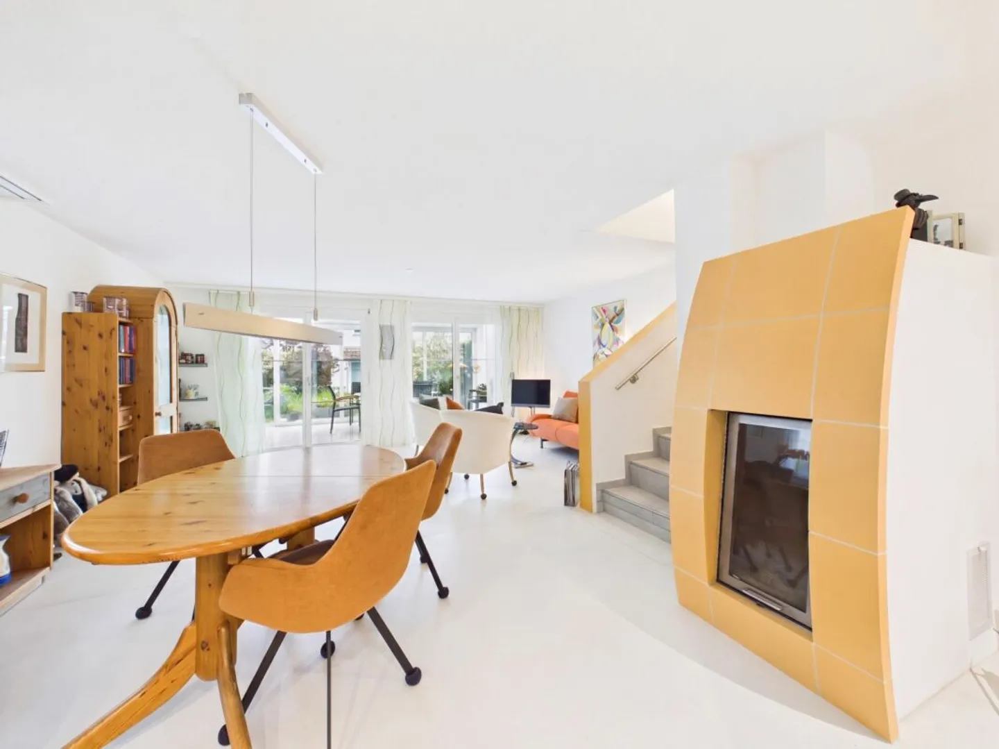 Where Living Quality is Home - Family House with Winter Garden and Solar System - Photo 3 of 11