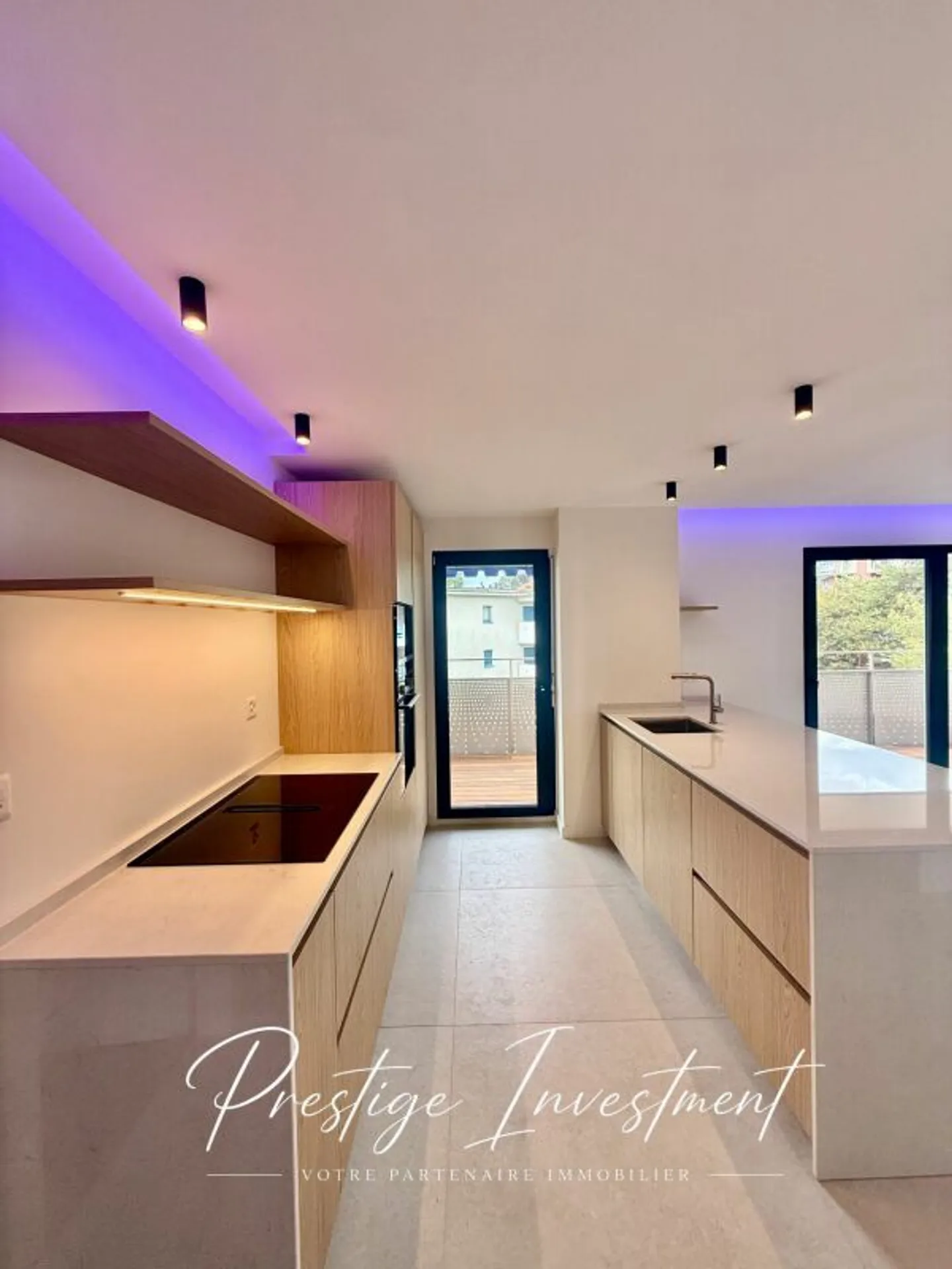 Appartement Charmant avec Vue sur le Lac - Photo 4 sur 13