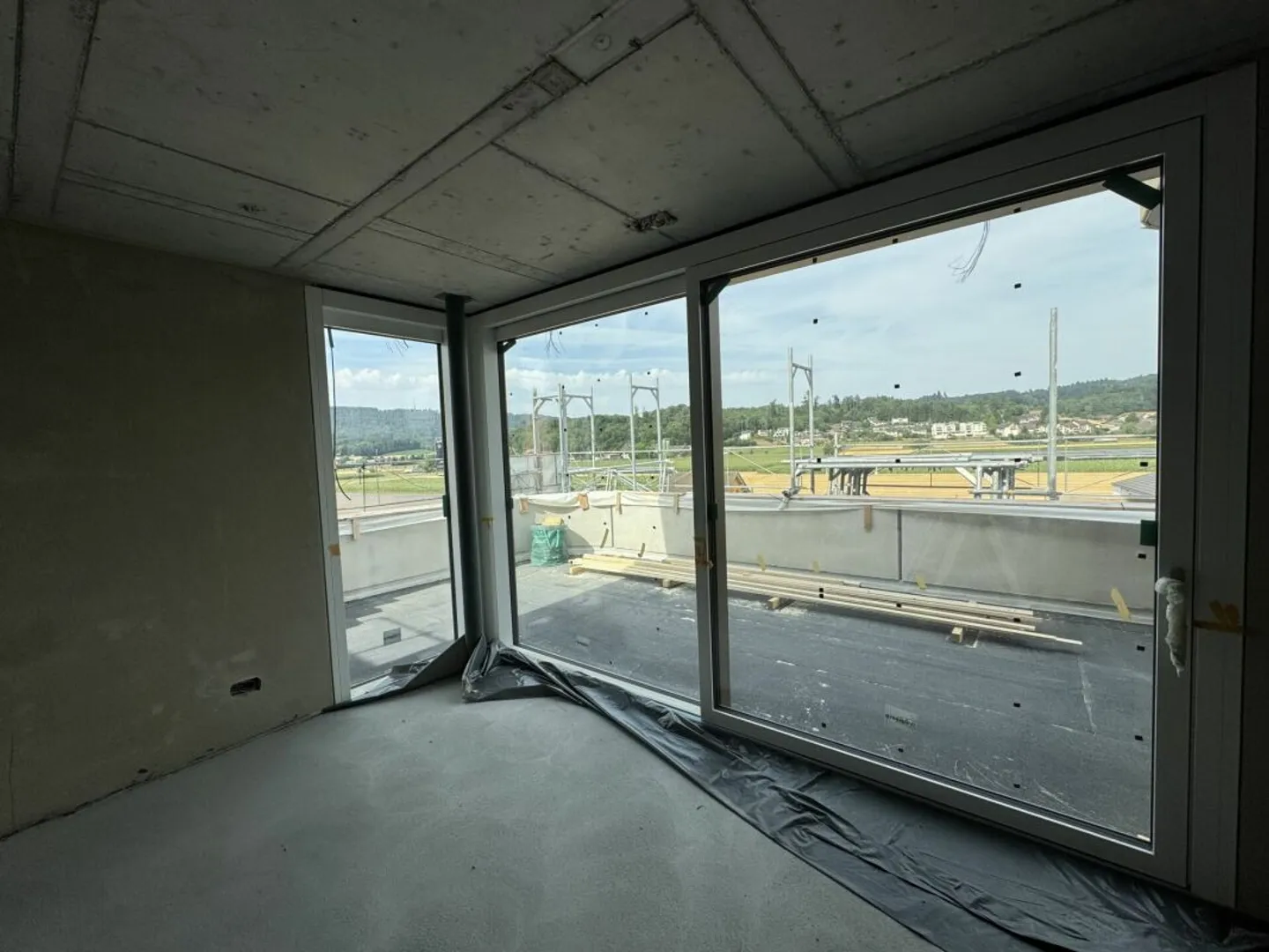 Bald bezugsbereit -exklusive 3.5-Zimmer Attika-Wohnung mit 158m2 Terrasse - Photo 12 sur 13