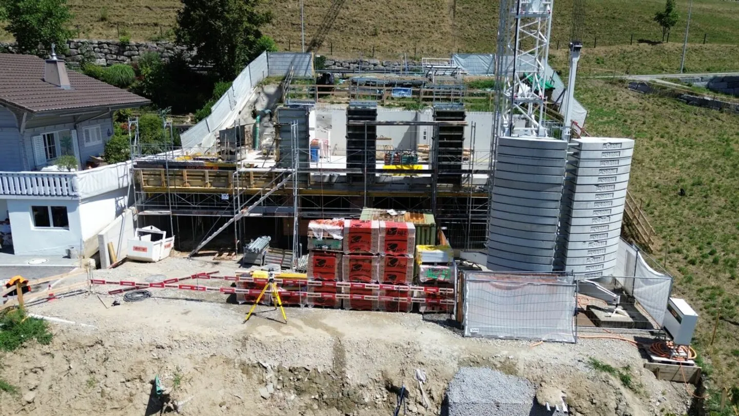 Neubau: Moderne Maisonette Wohnung mit grosser Terrasse eingebettet in malerische Landschaft! - Foto 6 von 6
