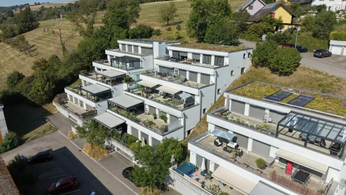 Dreamlike Alpine View Meets Living Comfort - 5.5-Room Apartment with XXL Terrace - Photo 1 of 13