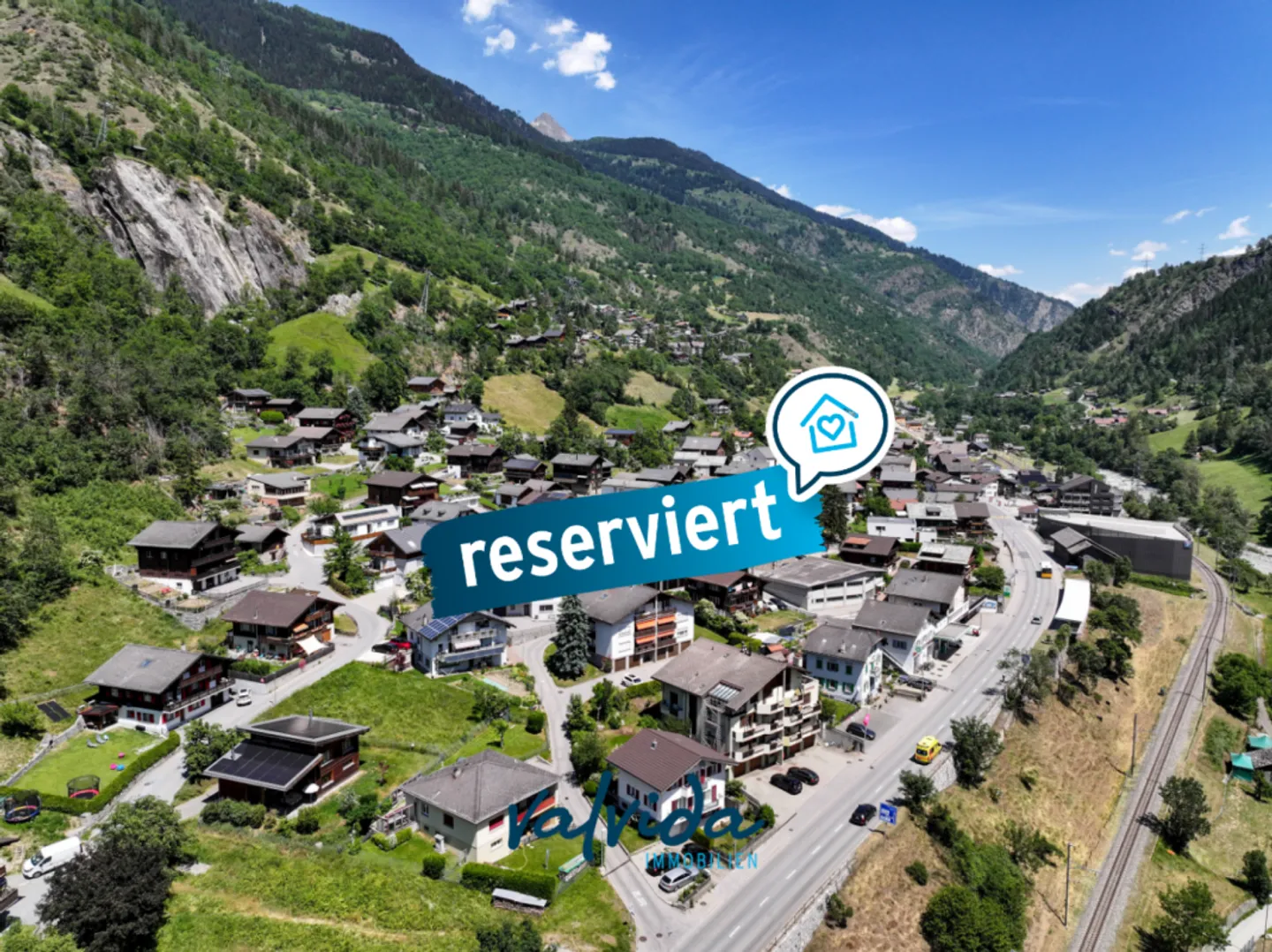 Nouveau projet de construction à Mörel - 2 maisons familiales jumelées modernes dans un emplacement central et calme - Photo 1 sur 4