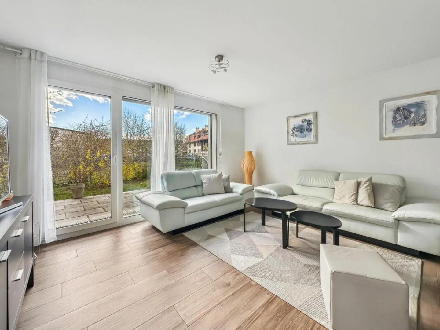 Appartamento moderno con terrazza - Foto 4 di 13