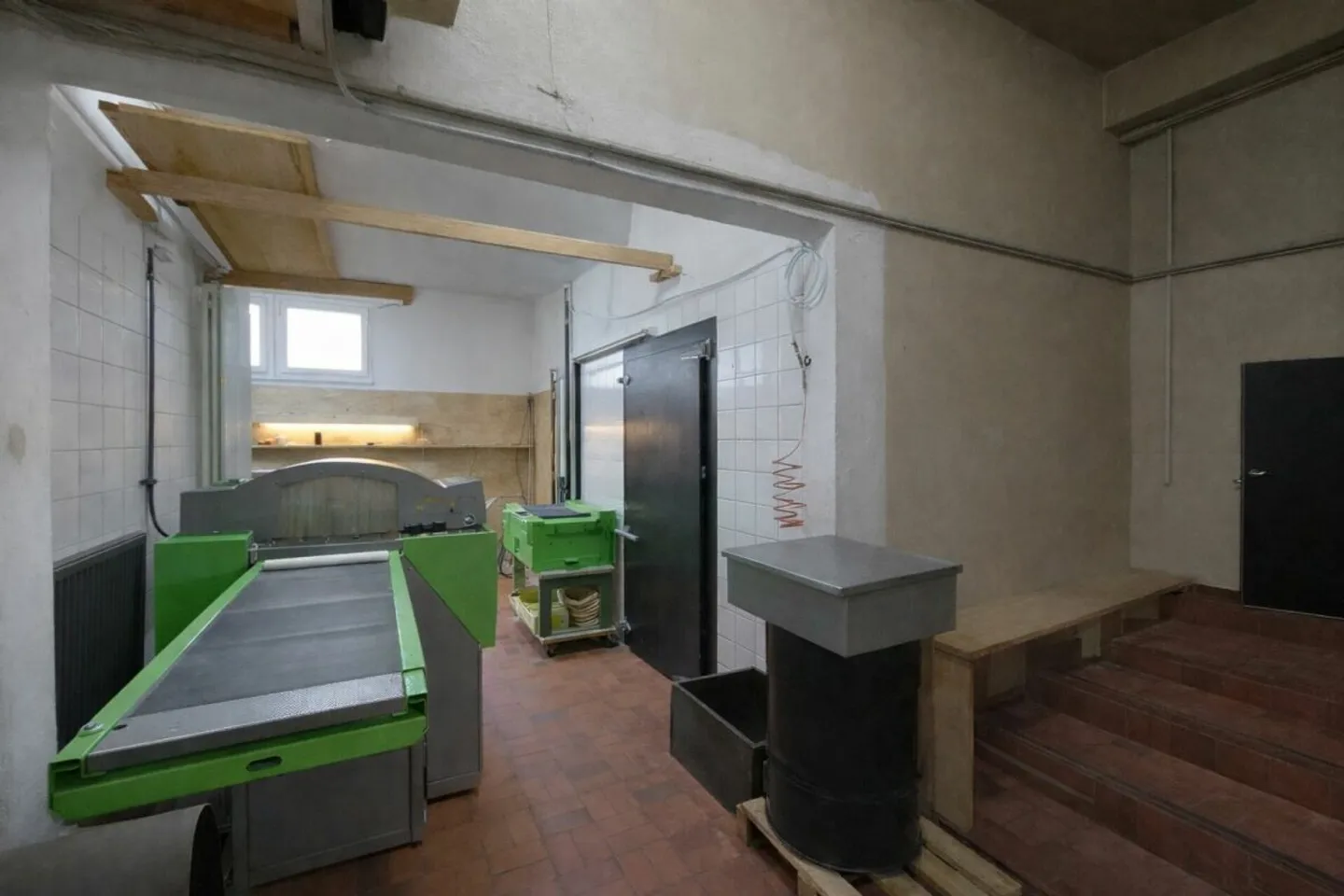 superb commercial space of 470m² on a very busy axis - Photo 8 of 9