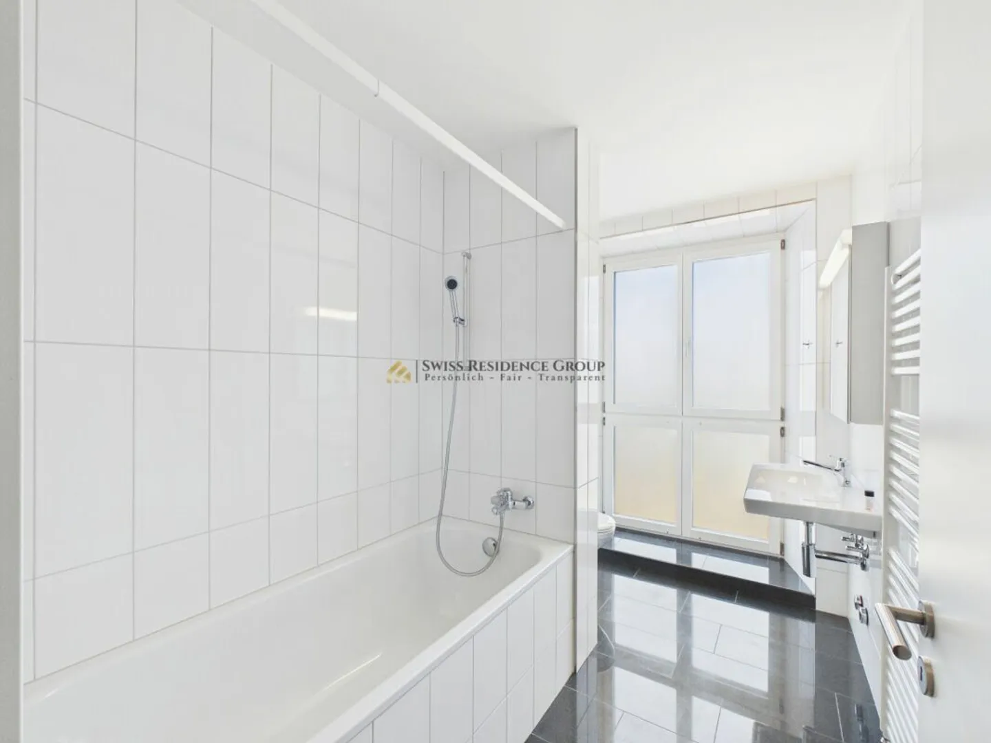 Appartement spacieux avec grande terrasse - Photo 11 sur 13