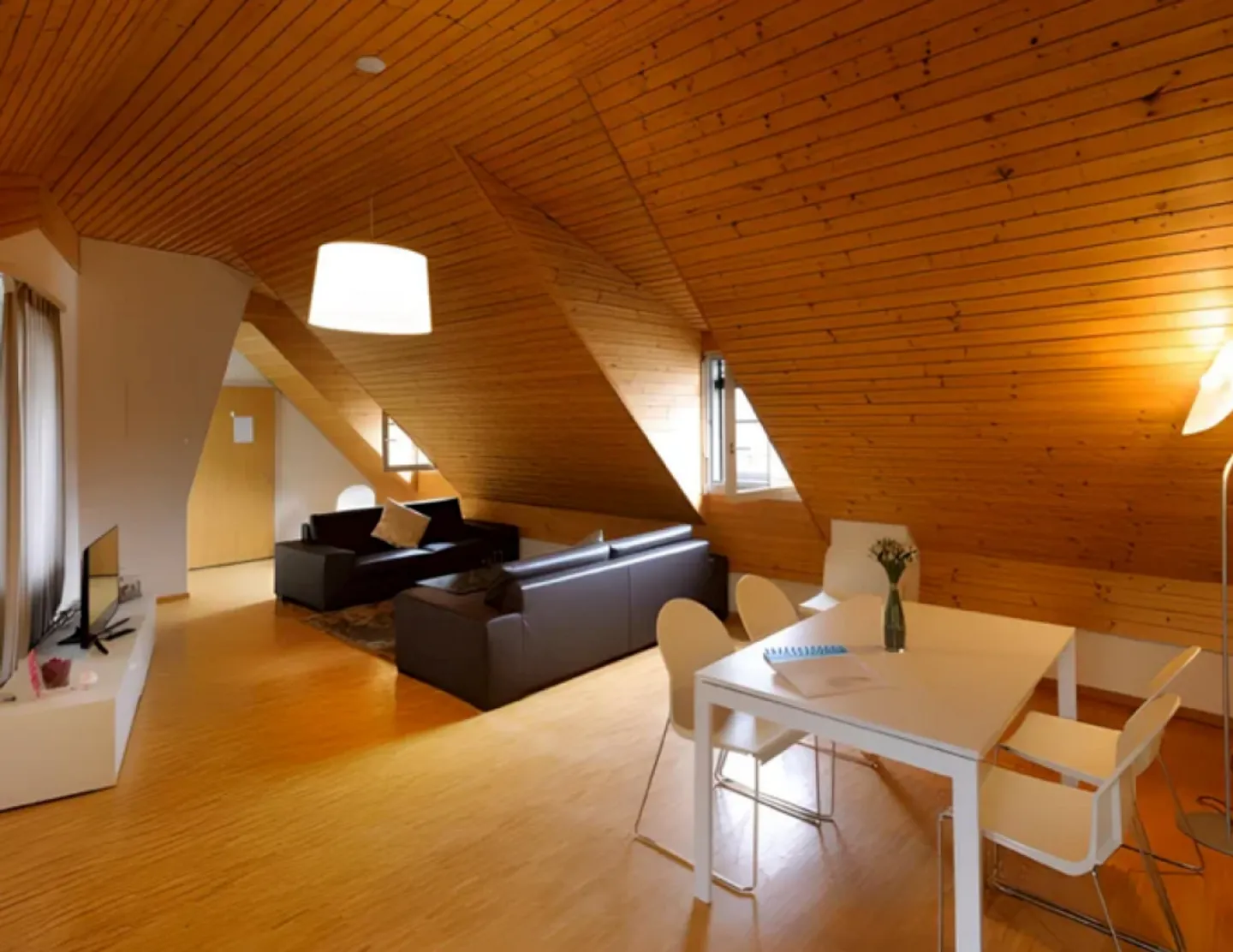 2.5 rooms in the city center of Neuchâtel - Photo 1 of 6