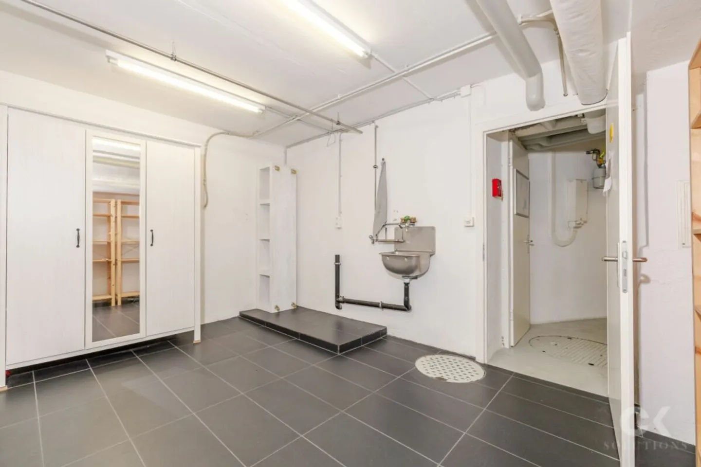 3-Room Gem with Investment Potential - Photo 12 of 12