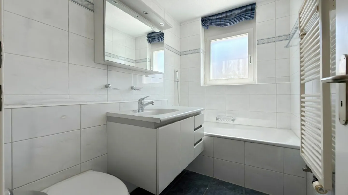 Appartement lumineux et calme avec vue sur les Alpes et salle de lavage/hobby privée - Photo 10 sur 13