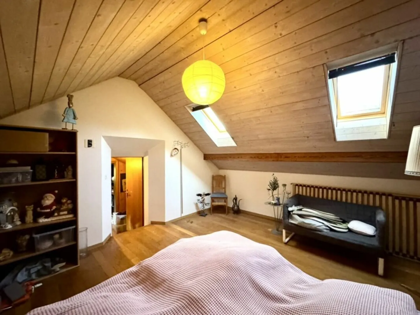 Grosses freistehendes 7.5-Zimmer-Bauernhaus für Pferdeliebhaber oder Kleintierhalter! Pferdeboxen, Remise, Wald und Wiesen .... - Foto 12 di 13