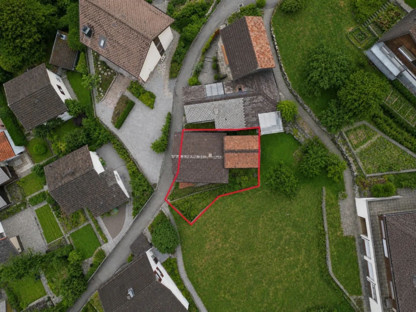 Freistehendes Einfamilienhaus an ruhiger und zentraler Lage in Näfels, Gemeinde Glarus Nord - Foto 3 di 12