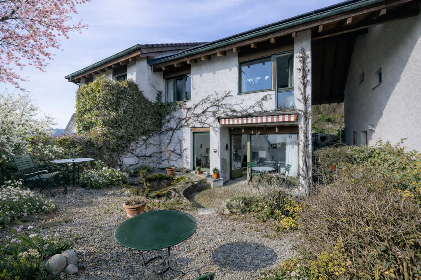 Family House with Idyllic Garden - Photo 5 of 7