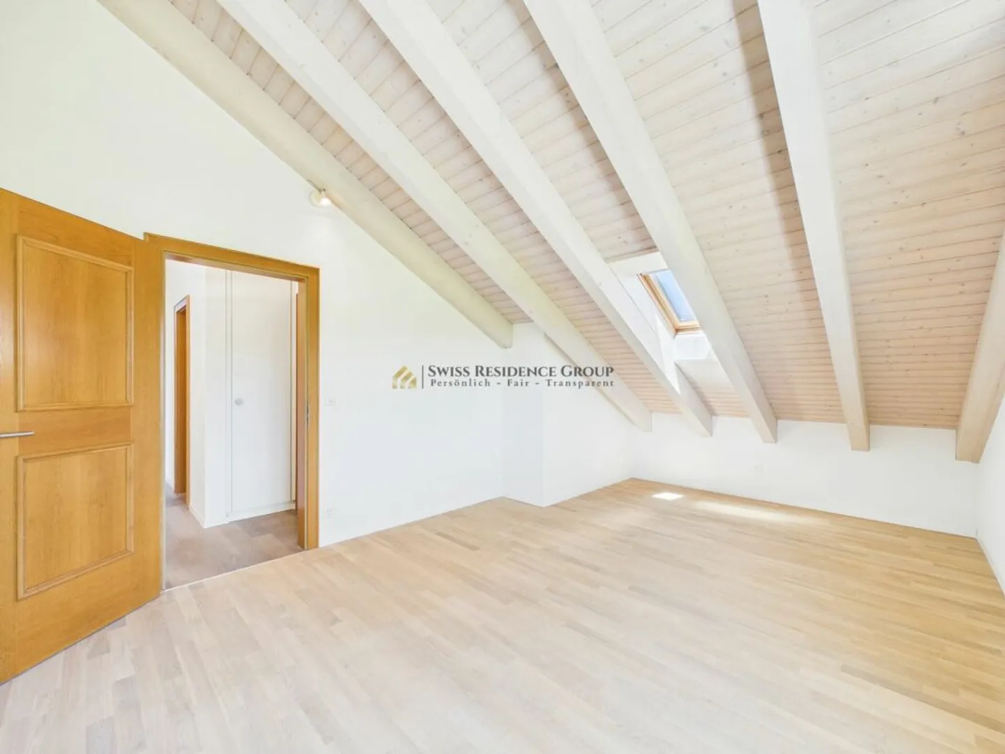 Mehr Raum für Entfaltung: Stilvolle 5.5 Zimmer voller Licht, Eleganz und Ruhe - Foto 11 di 13