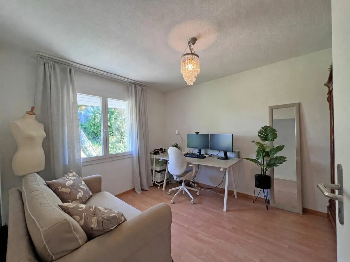 Vivre avec cœur : Maison d'angle élégante dans un quartier familial calme - Photo 7 sur 11