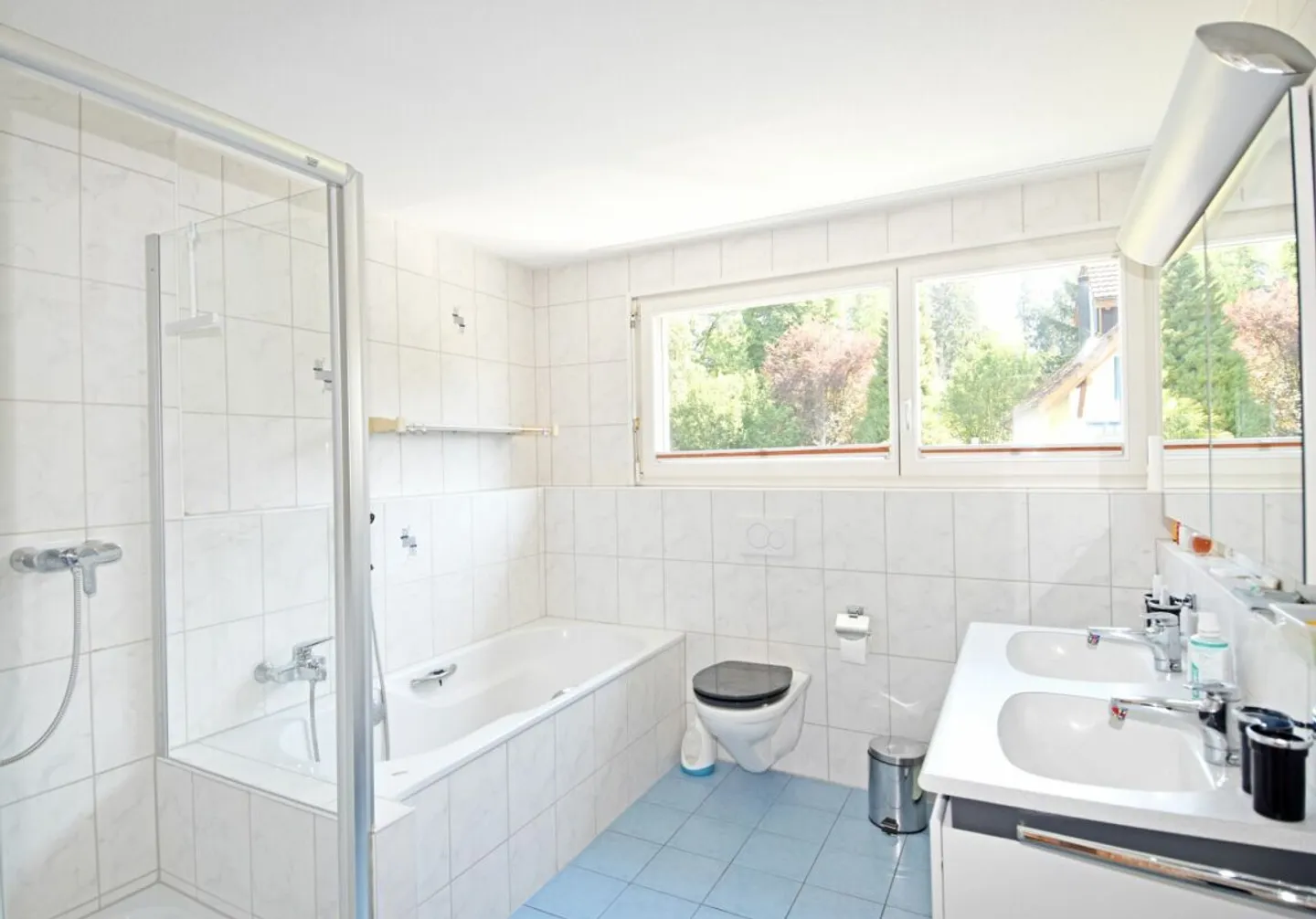 Vivere spazioso in un quartiere tranquillo - Foto 8 di 13