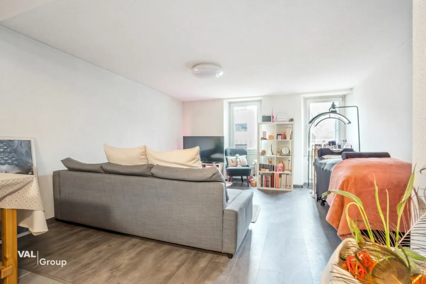 Small building in the heart of the village with a gross yield of 4.5% - Photo 3 of 13