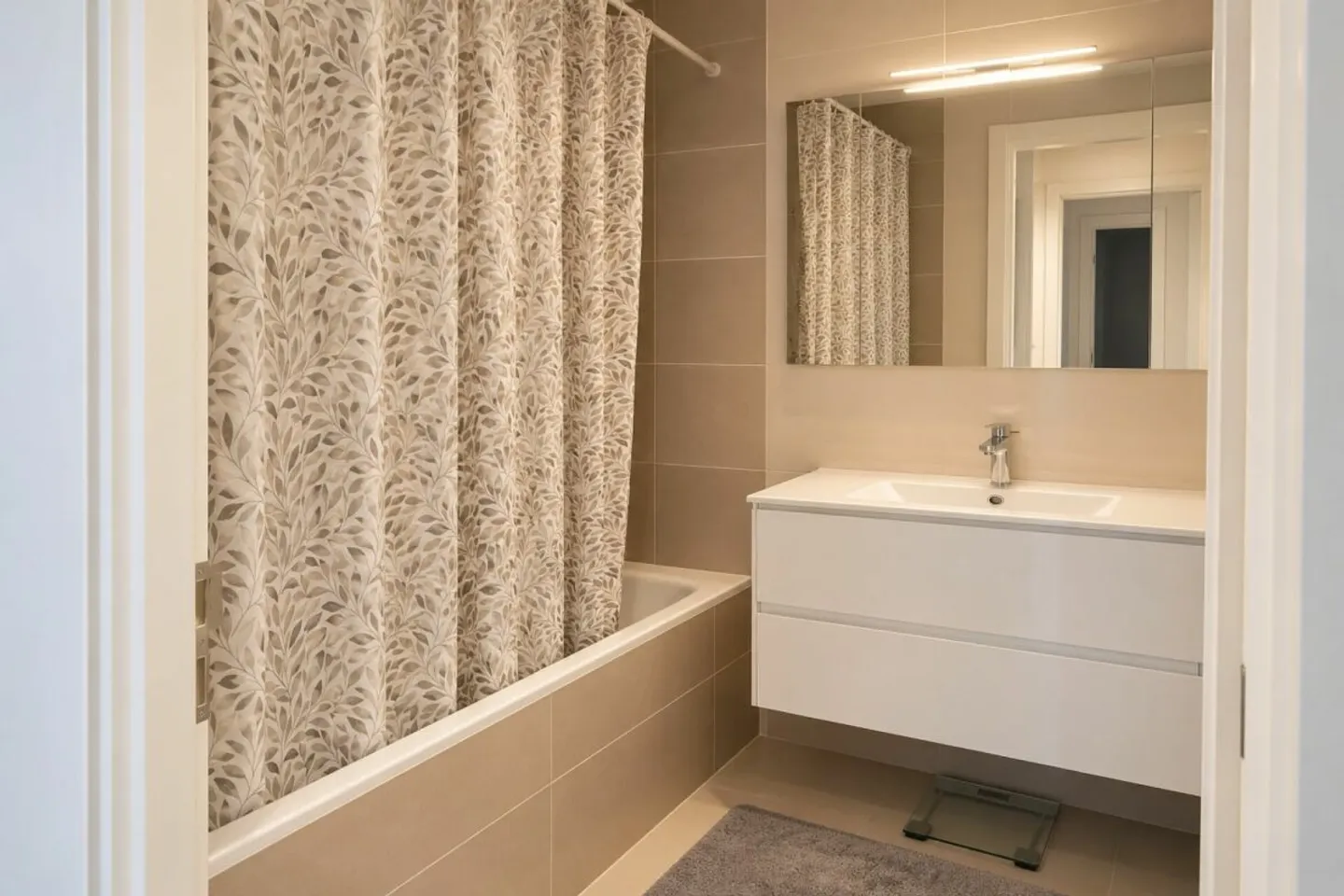 Magnificent 3.5-room apartment with balcony in Monthey - Photo 9 of 11