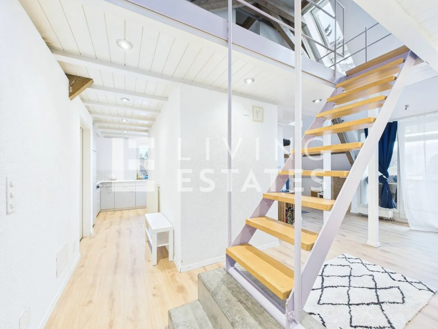 VIVRE SUR DEUX ÉTAGES - LUMIÈRE, CHARME &amp; VUE - Photo 10 sur 13