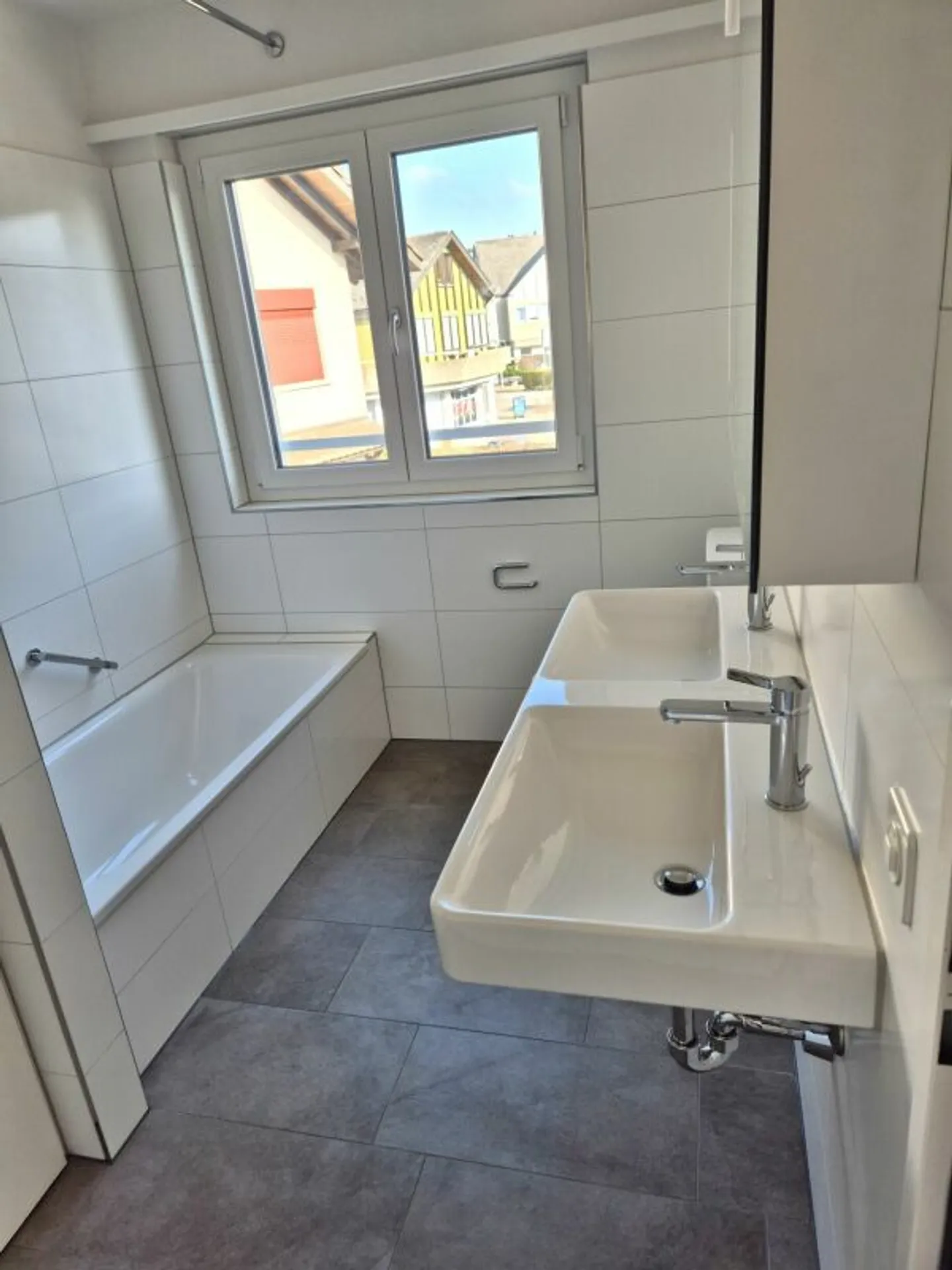 Attractive 3.5-room apartment with sunny balcony - First occupancy after loving complete renovation - Photo 8 of 9