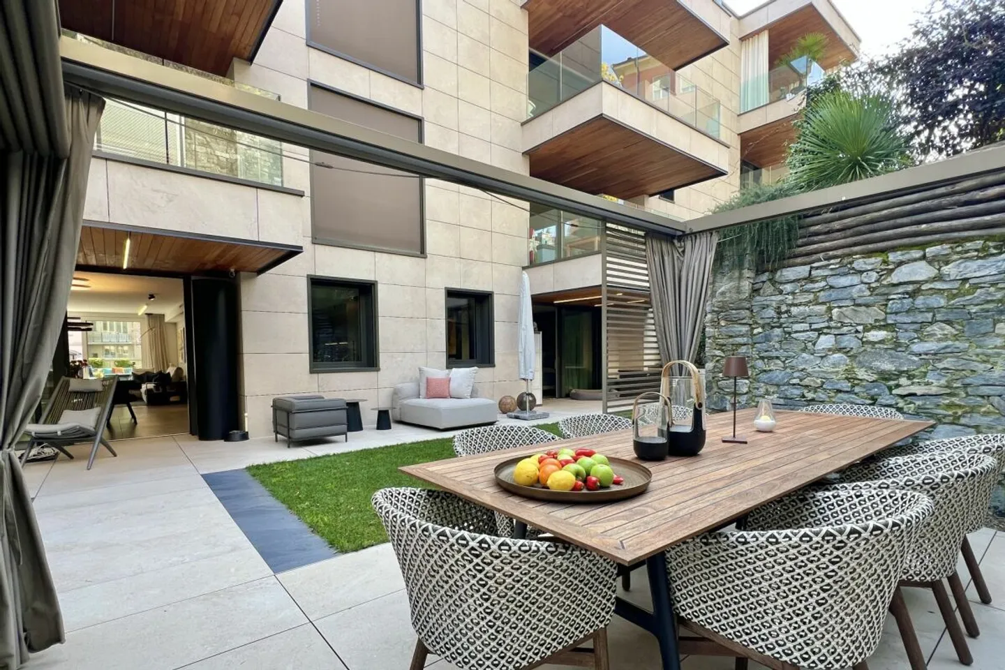 Luxurious City Apartment with Garden & Terrace Near Lake and Center - Photo 8 of 13