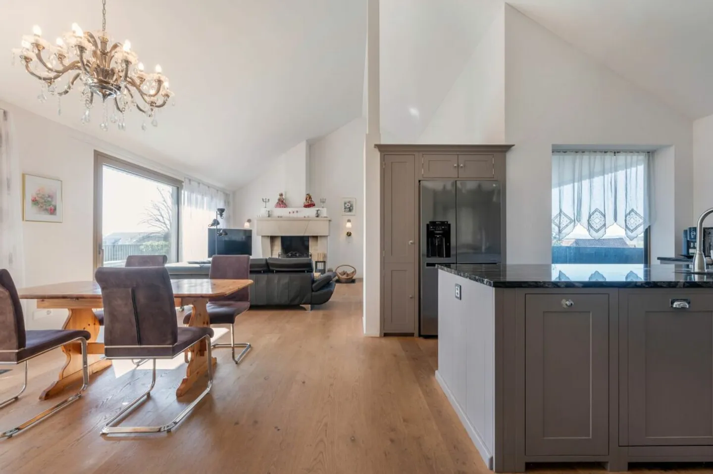 ATTIQUE MODERNE | ENSOLEILLÉE | VUE - Photo 3 sur 13