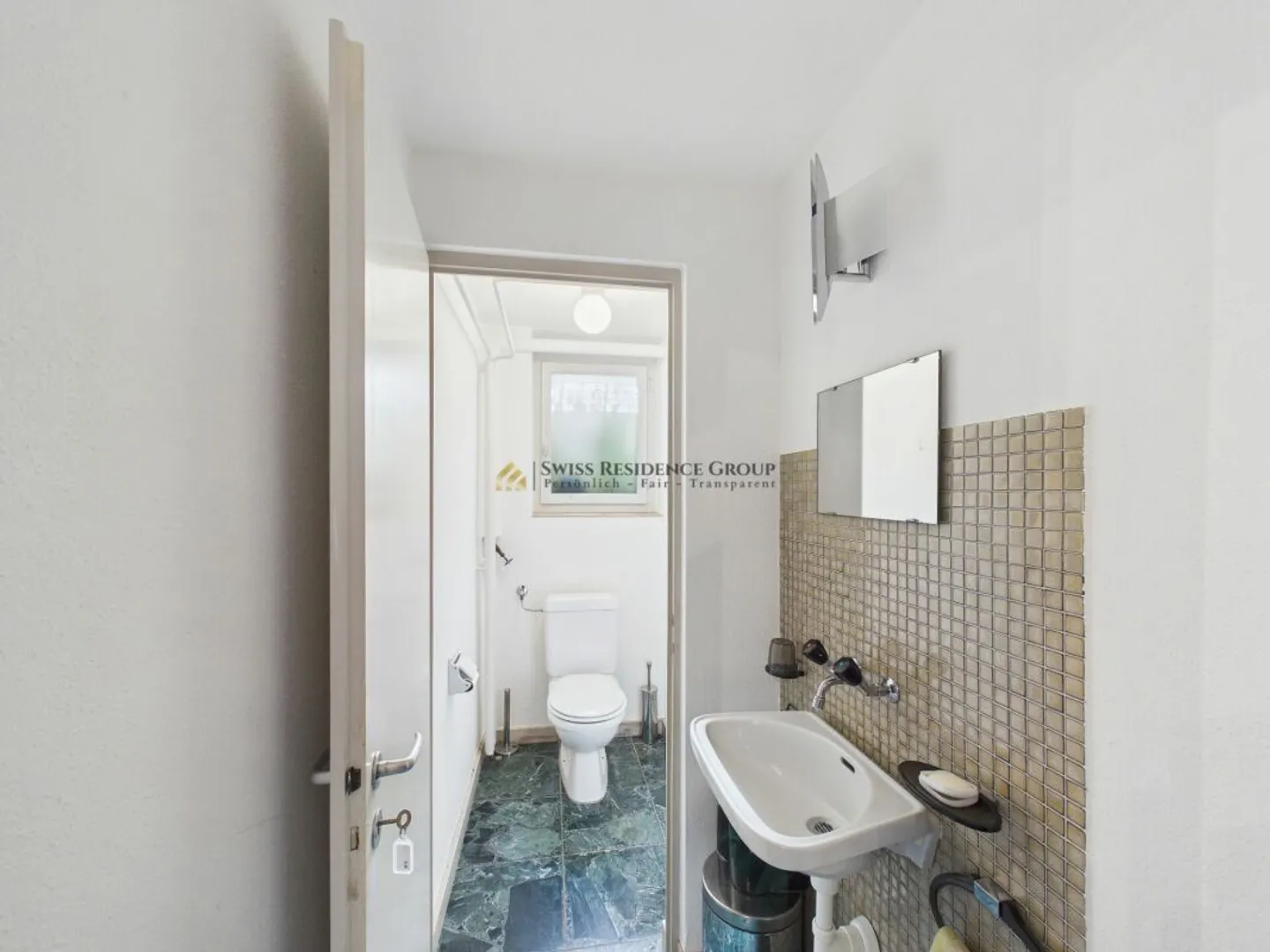 Spacious 6-Room Single-Family House with Garden Idyl and Garage - Photo 10 of 13