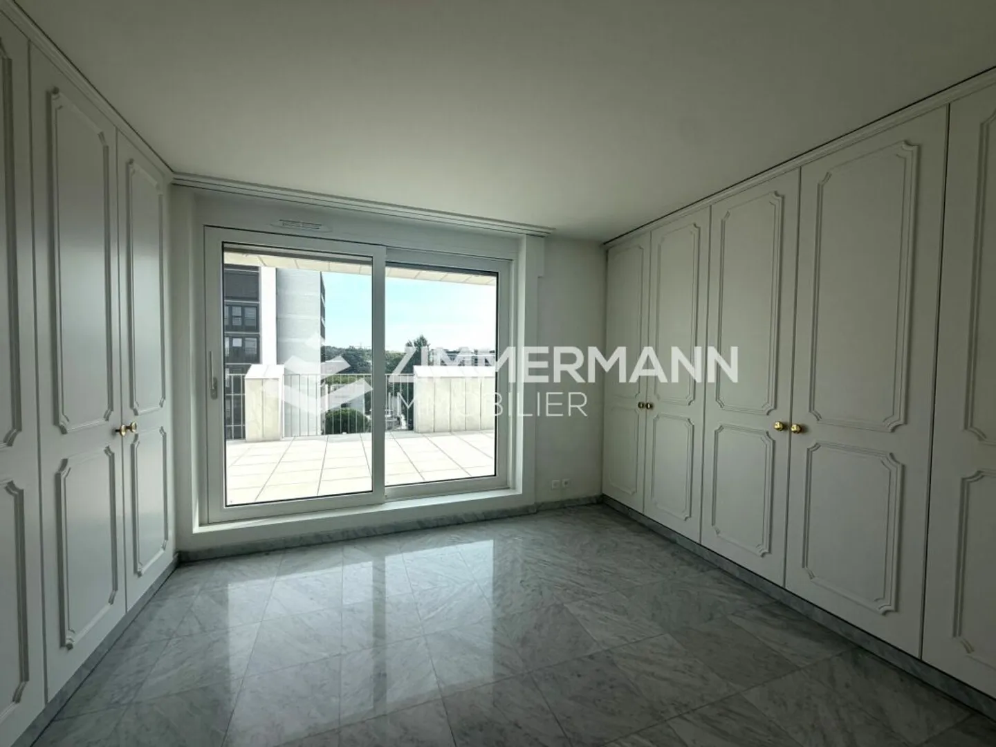 Superb Grange-Canal Penthouse in Real Estate Company (SI) - Photo 2 of 3